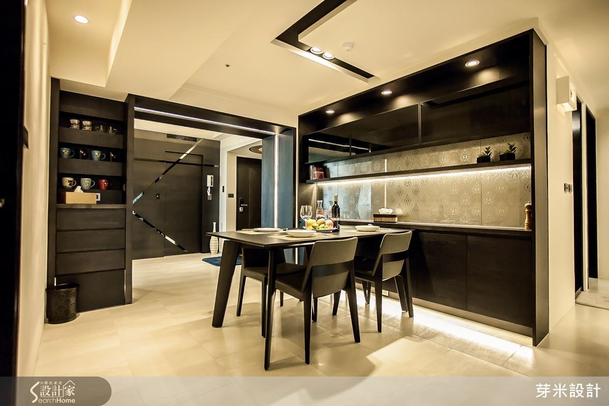 住了十多年的老屋,在一家四口中兩個男孩也逐漸長大之