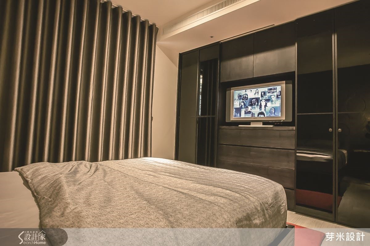 住了十多年的老屋,在一家四口中兩個男孩也逐漸長大之