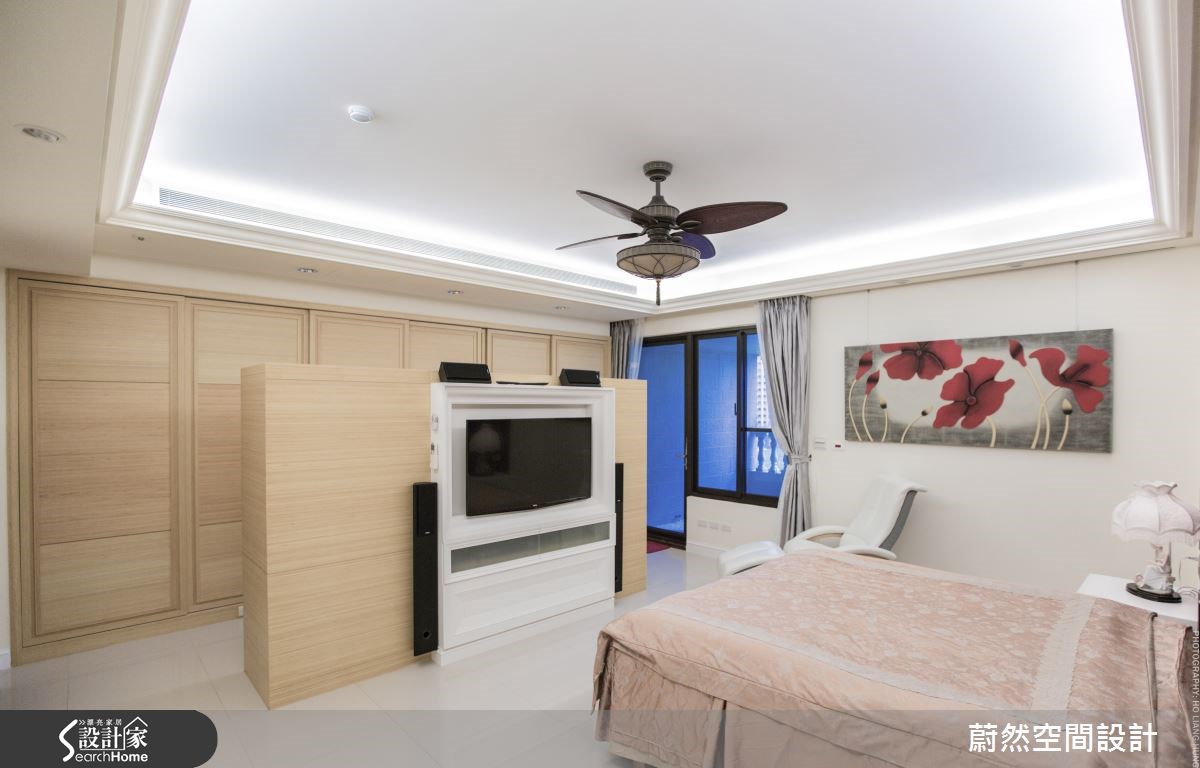 這間位於新北市淡水的 83 坪大宅空間，整體風格以東方