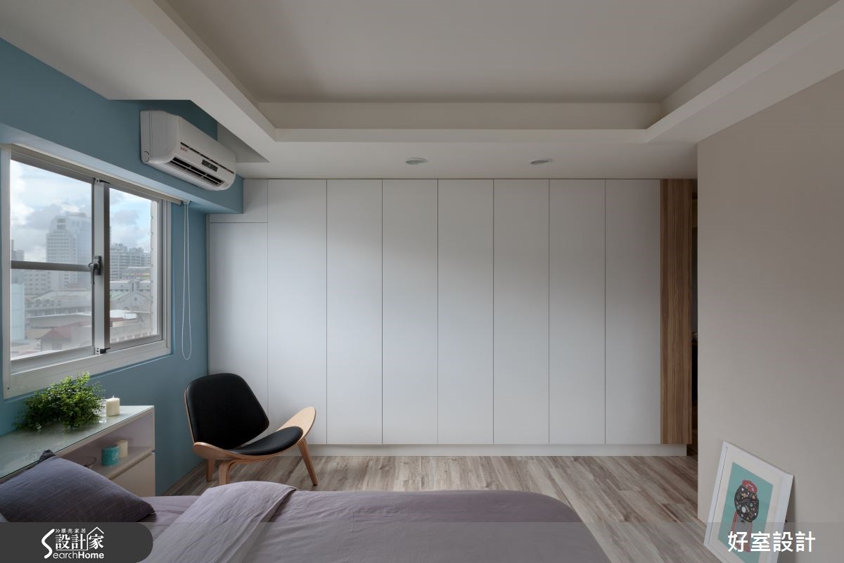 來到高雄市前金區的 35 坪居宅，設計師透過色彩搭配，