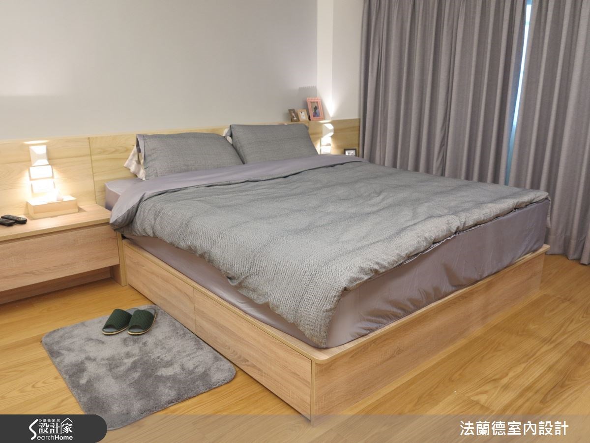 陰暗老舊的空間漸漸不堪使用，孝順的屋主為了讓家中長