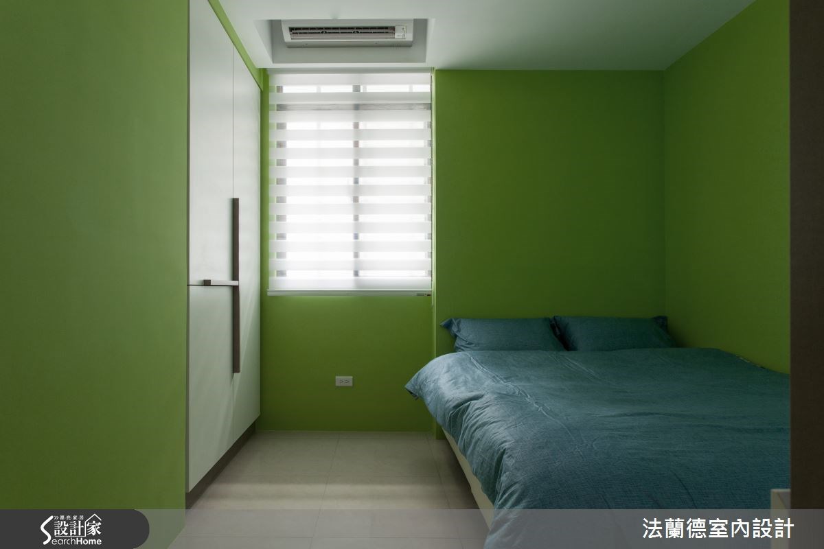 原為地段良好的地理位置，但卻因 30 年的老屋殘破不堪