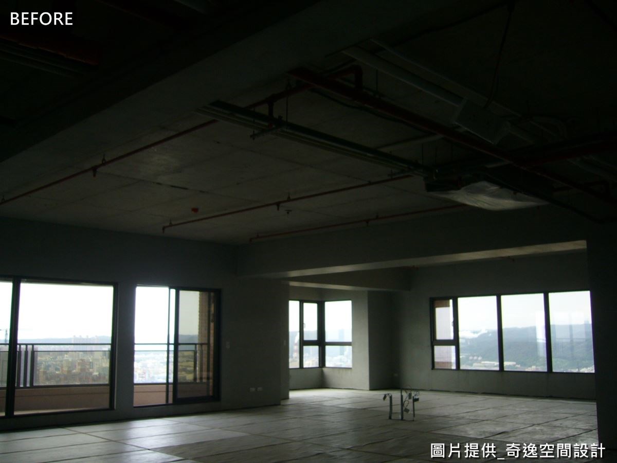 這個家在設計之初，屋主找來了四位設計師，請他們畫出