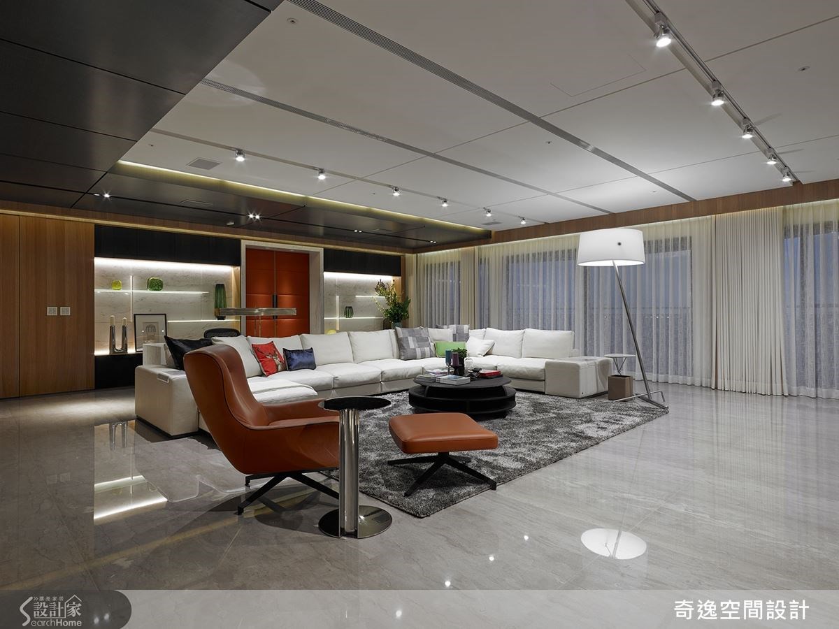 這個家在設計之初，屋主找來了四位設計師，請他們畫出