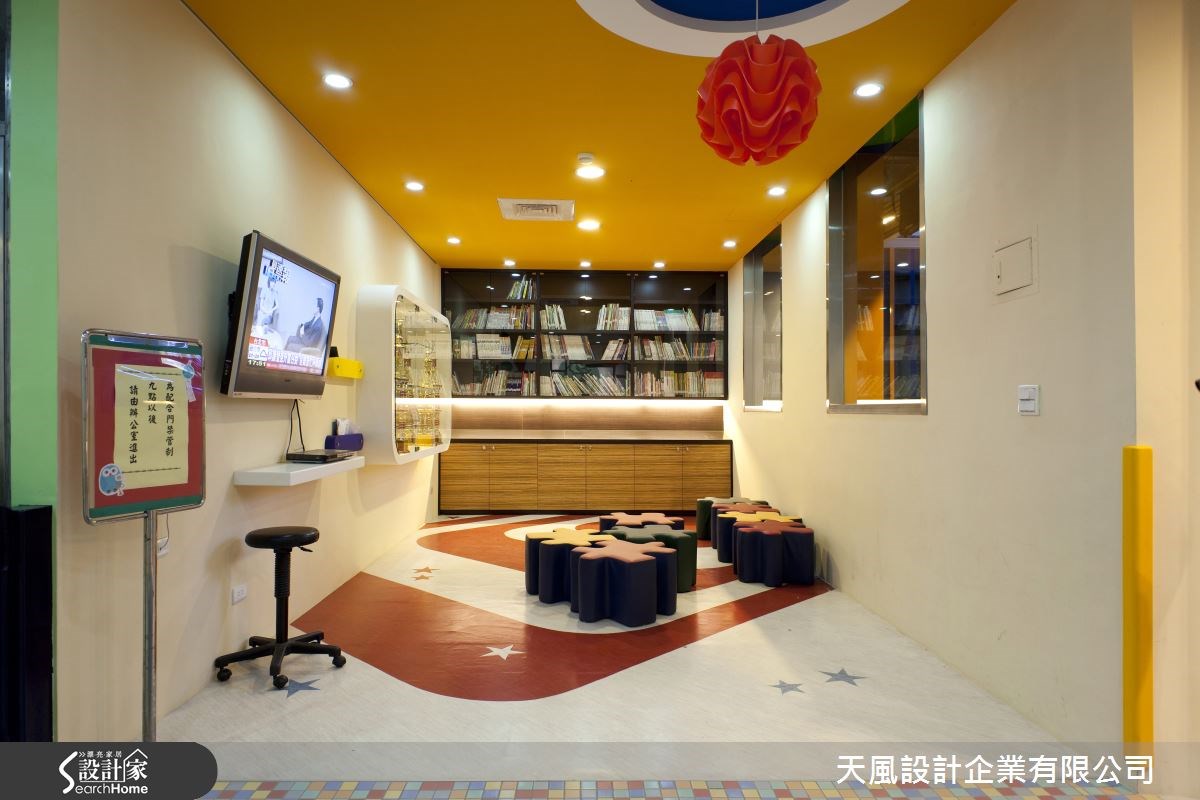 來到新北市三峽區的 40 坪空間，設計師擷取自身旅遊經