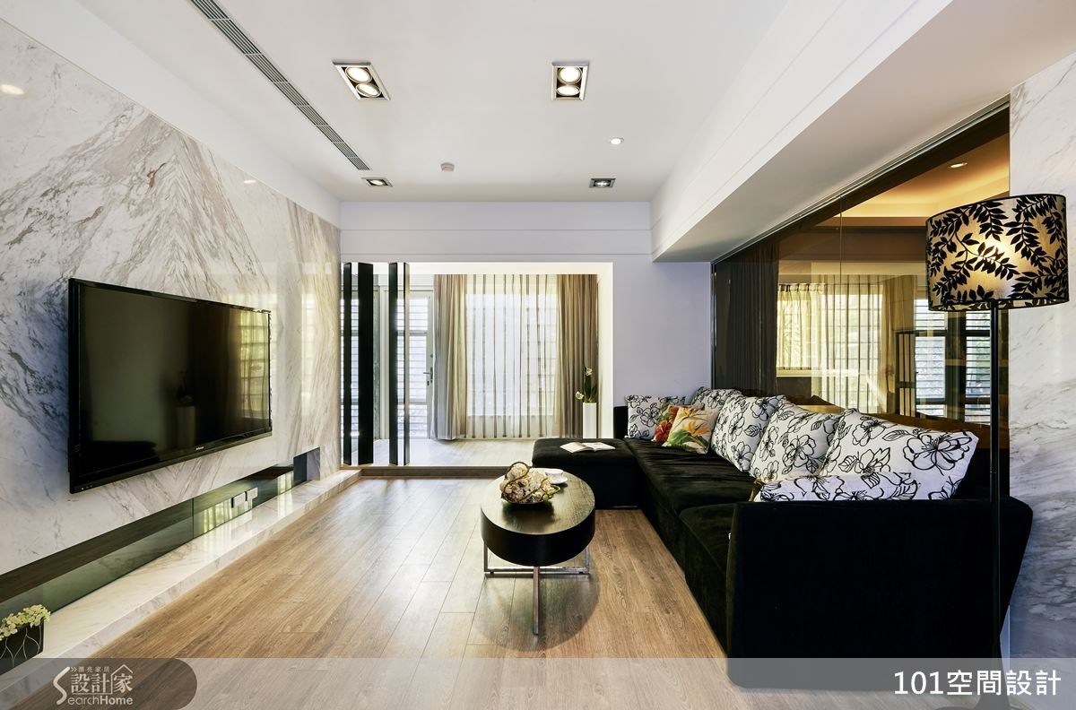 33 坪的老屋,設計師拆了兩面牆,並將室內格局往外推