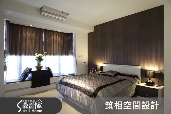 來到新北市林口區的 30 坪現代風宅邸,設計師運用深紫