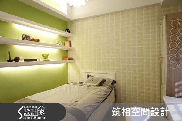 來到新北市林口區的 30 坪現代風宅邸,設計師運用深紫