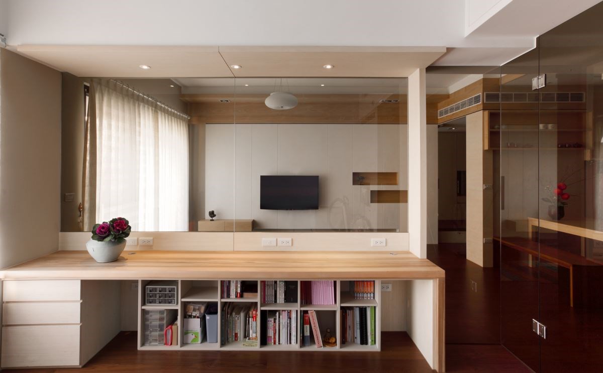 男主人任職於建設公司,女主人則是建築師事務所內的設