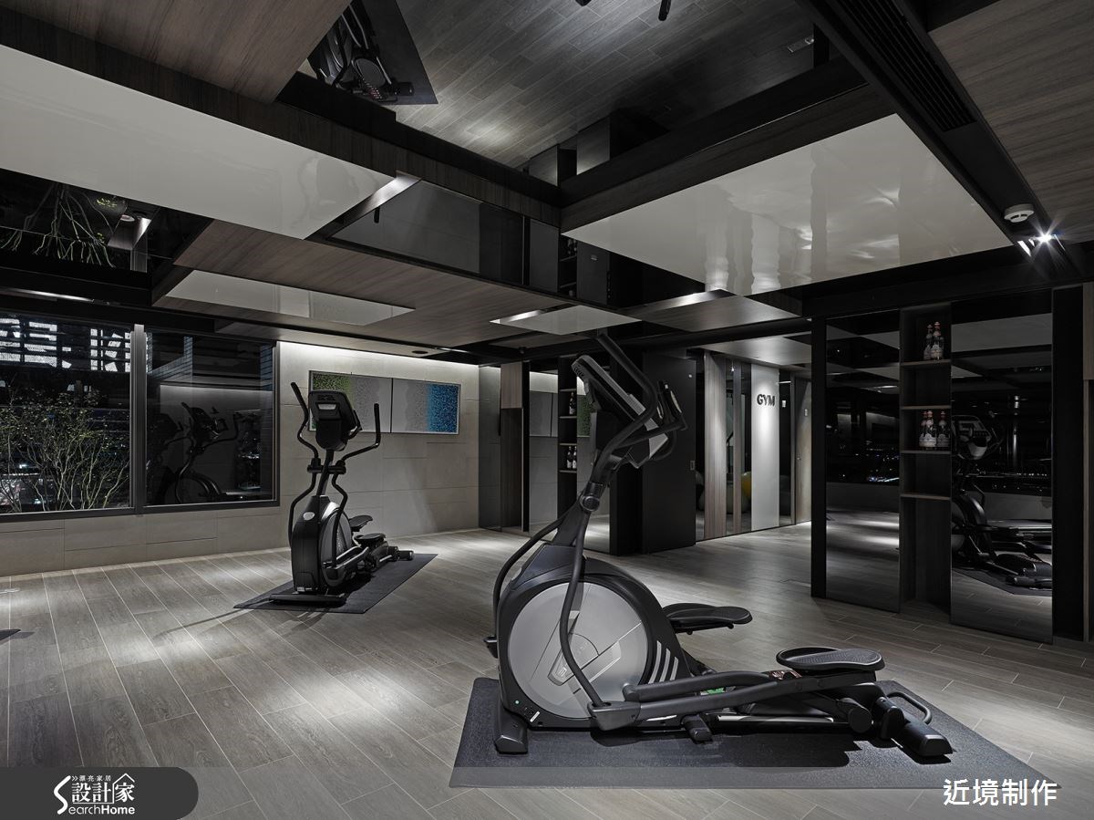 在新北市的社區大樓公共空間內,設計師以現代奢華風為