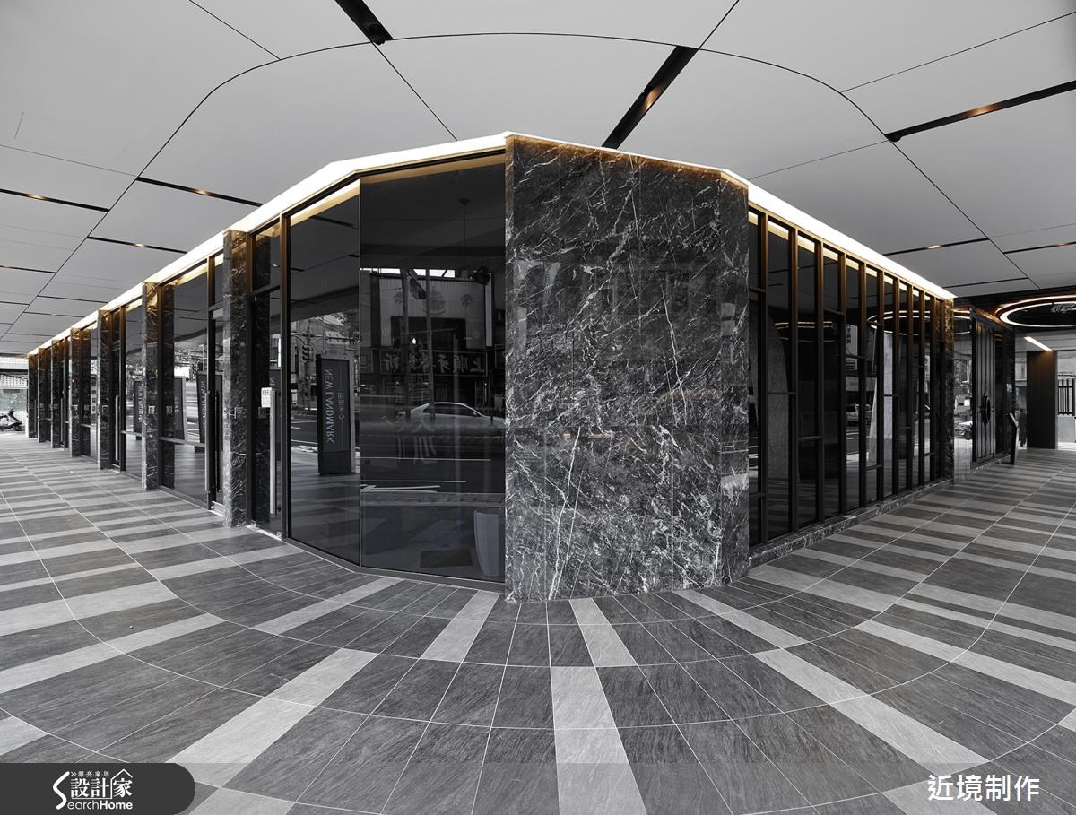 在新北市的社區大樓公共空間內,設計師以現代奢華風為
