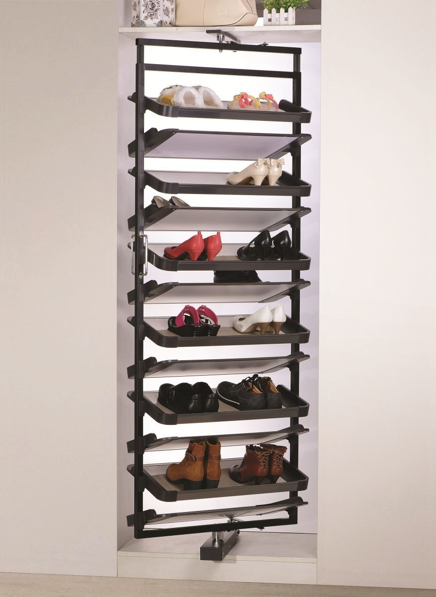 十二層旋轉鞋架可放置高達 40 雙以上不同大小的鞋子,過年時親友來訪不用再擔心擺不下鞋子囉!架體可 360 度旋轉,拿取鞋子更加省力輕鬆。鞋板採用金屬 UV 板打造,方便取下清洗。另有八層旋轉鞋架與九層旋轉鞋架可供選擇! 十二層旋轉鞋架可放置高達 40 雙以上不同大小的鞋子,過年時親友來訪不用再擔心擺不下鞋子囉!架體可 360 度旋轉,拿取鞋子更加省力輕鬆。鞋板採用金屬 UV 板打造,方便取下清洗。另有八層旋轉鞋架與九層旋轉鞋架可供選擇!