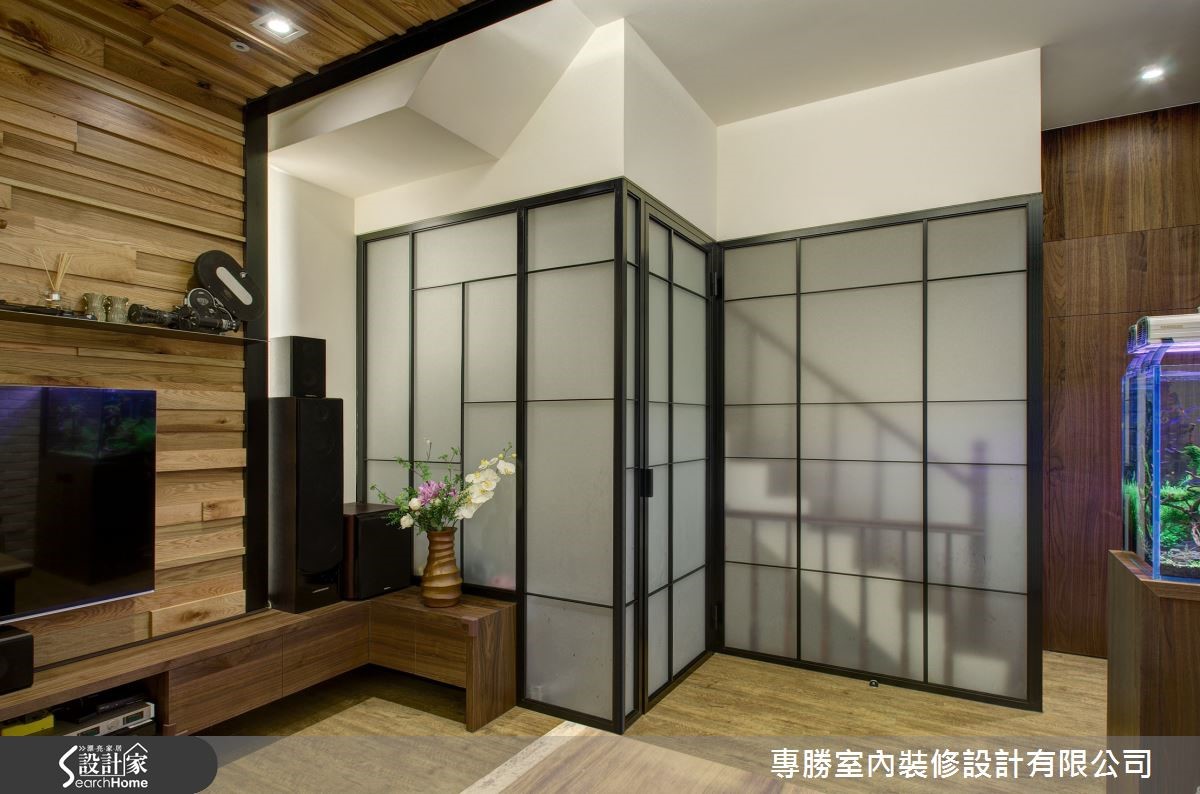 在居家中採用木材質，總是能夠創造療癒人心的感受，除