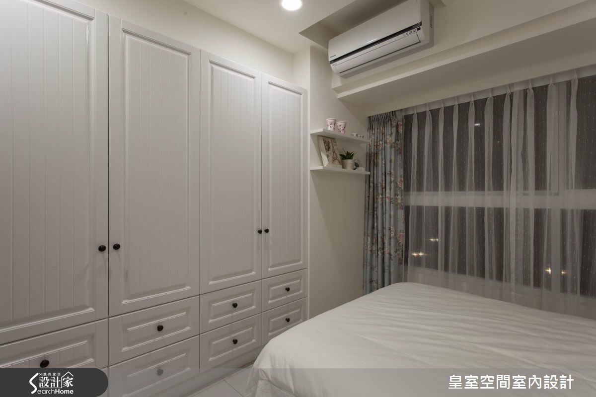 夫妻兩人買下位於新竹市 25 坪的新成屋,裝修時希望以