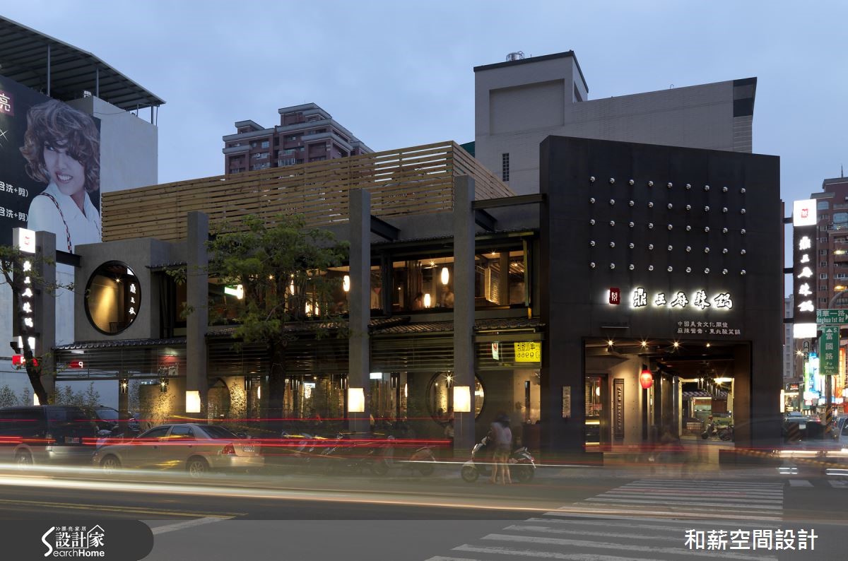 位於高雄市區的一間 250 坪頂級火鍋的 2 層樓餐飲商業