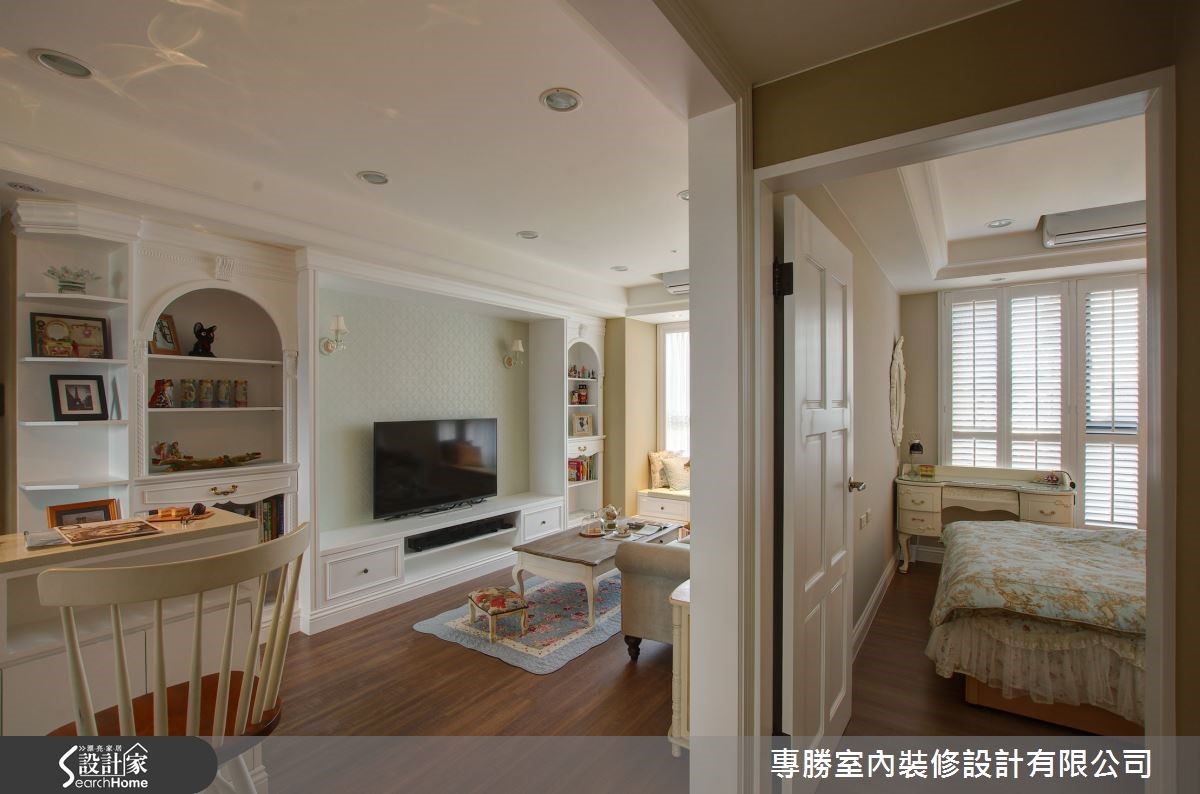 從事電子科技的屋主夫妻，保有對於浪漫居家生活的嚮往