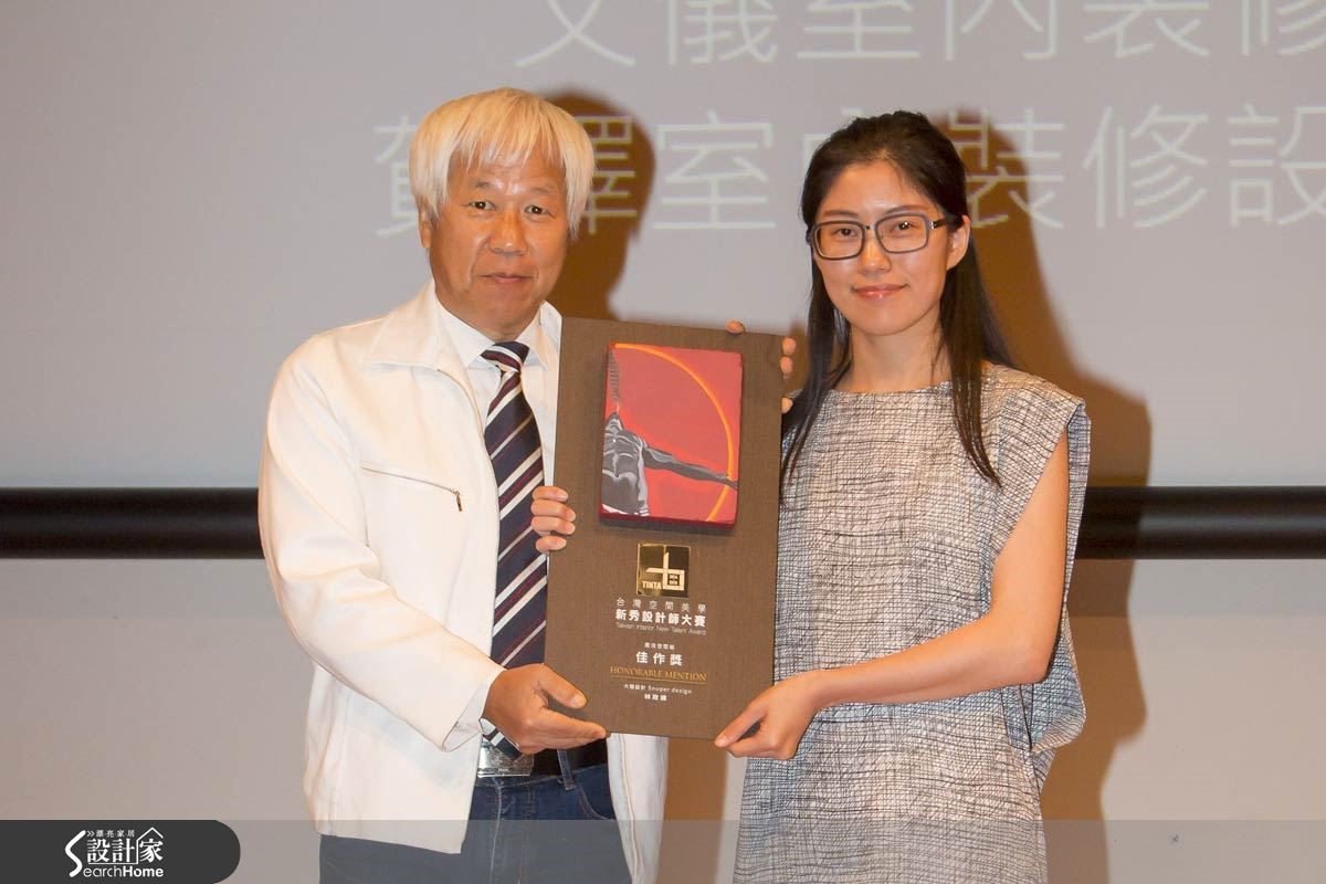 都市的集合住宅，難得能擁有一整面的綠意，這樣得天獨