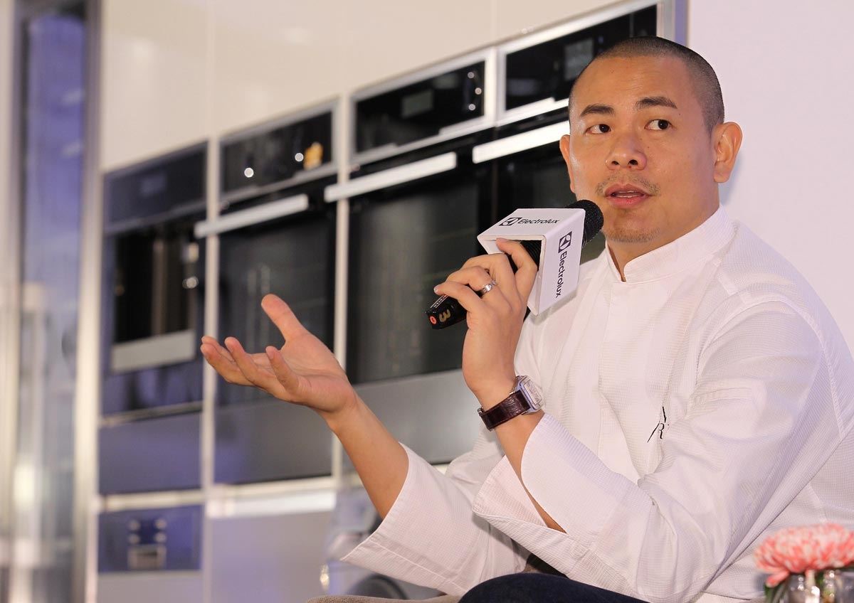 世界名廚江振誠與伊萊克斯攜手並進，共同追尋精湛廚藝之初心。(伊萊克斯台灣櫻花總代理提供)