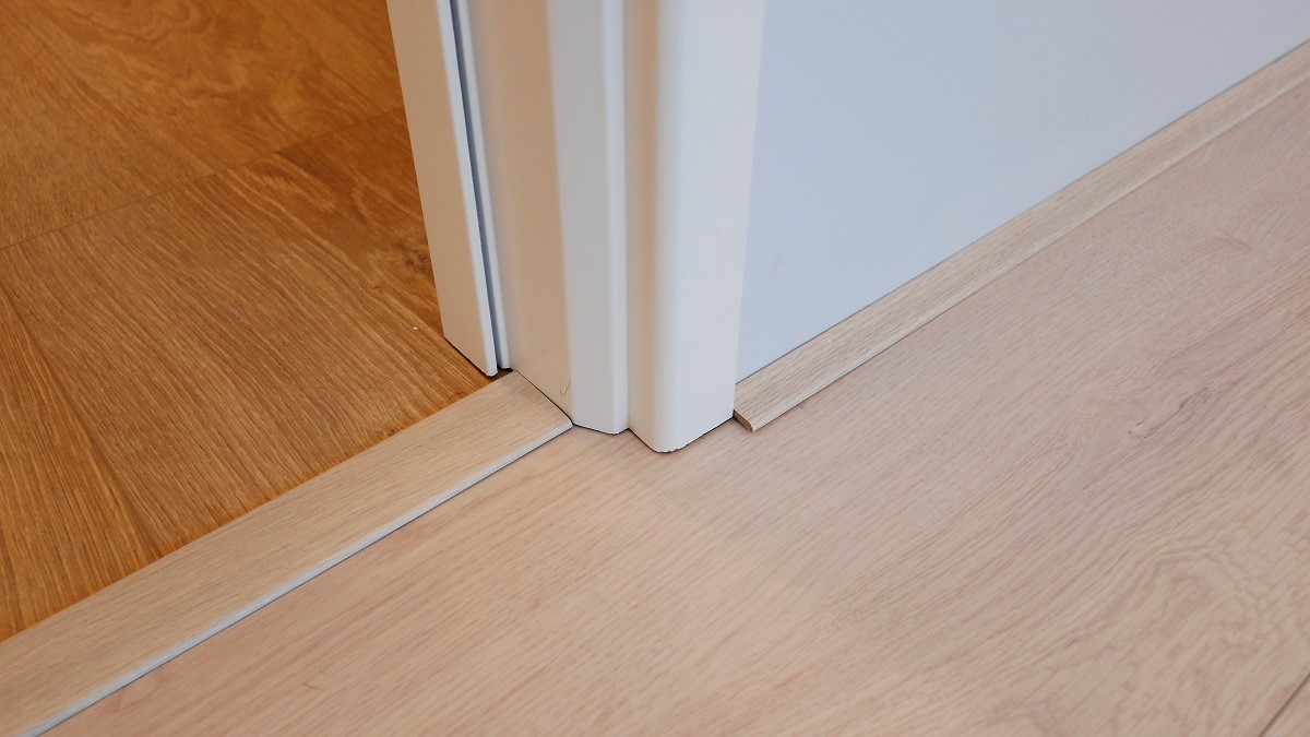 這次來到工地現場，油漆已經完工，師傅將地面清空，準