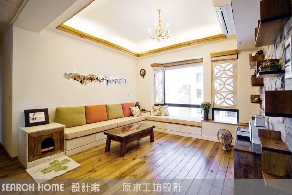 溫馨簡易的鄉村風，空間小巧，透過包框的天花板增加設計感，另外量身訂作寵物貓的貓砂盆與邊几兩用設計。