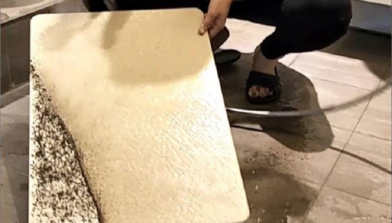 「硅藻土」是近年來被大量使用在居家空間裡的綠建材，