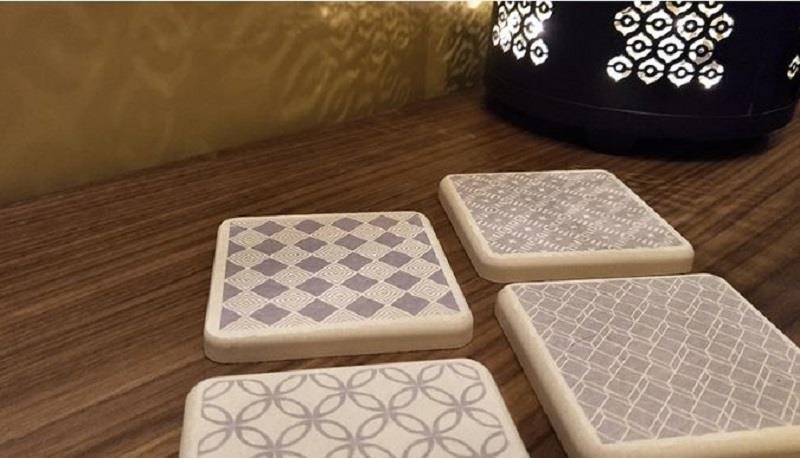 花磚部分利用特殊彩繪技術，並經過食品級無毒抗菌保證