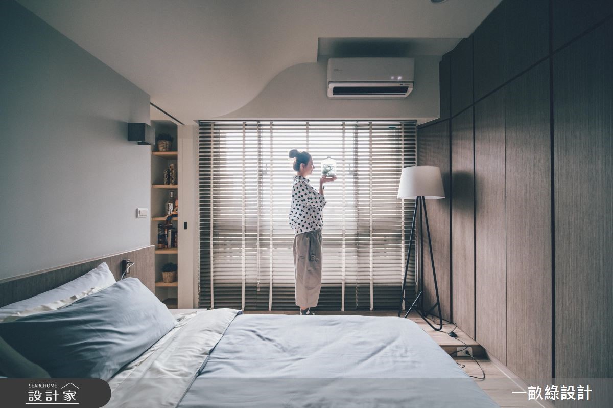 30 坪的現代宅格局簡單，樑柱是空間中最大的課題，因