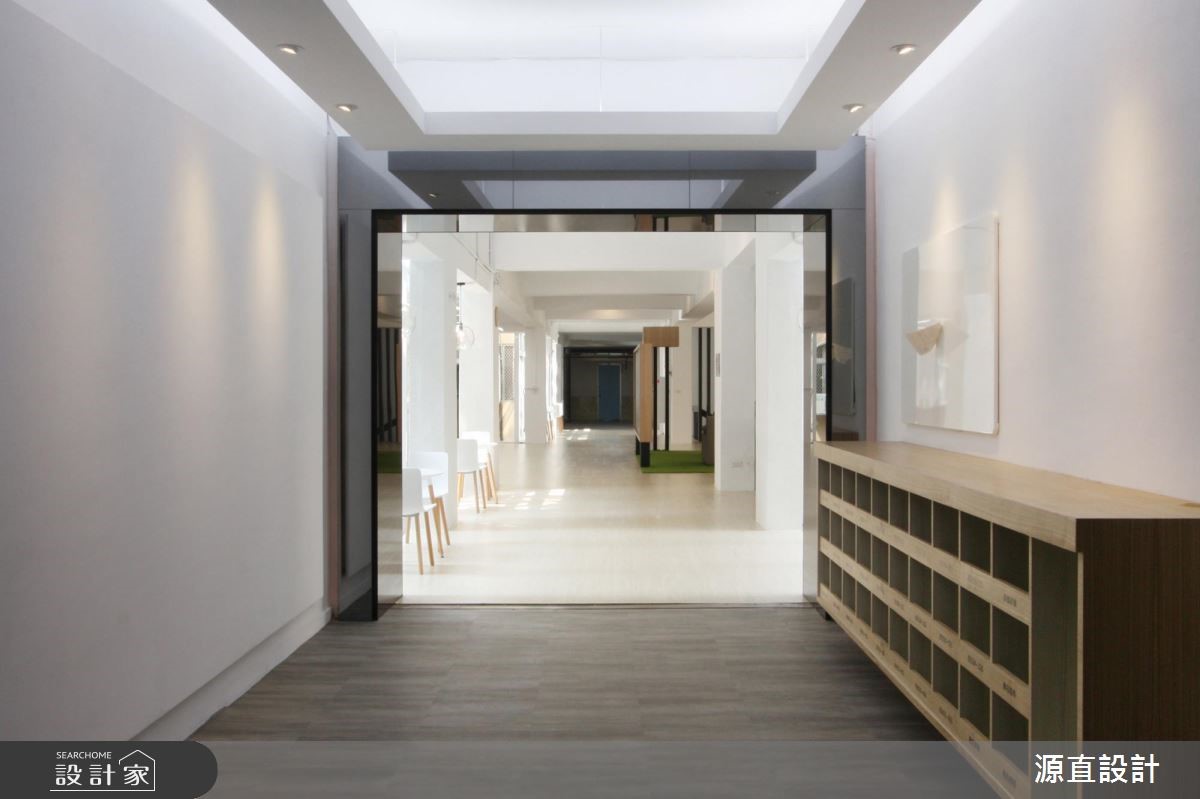 原是歷經多年的老建築，面臨老舊屋況、採光不佳以及通