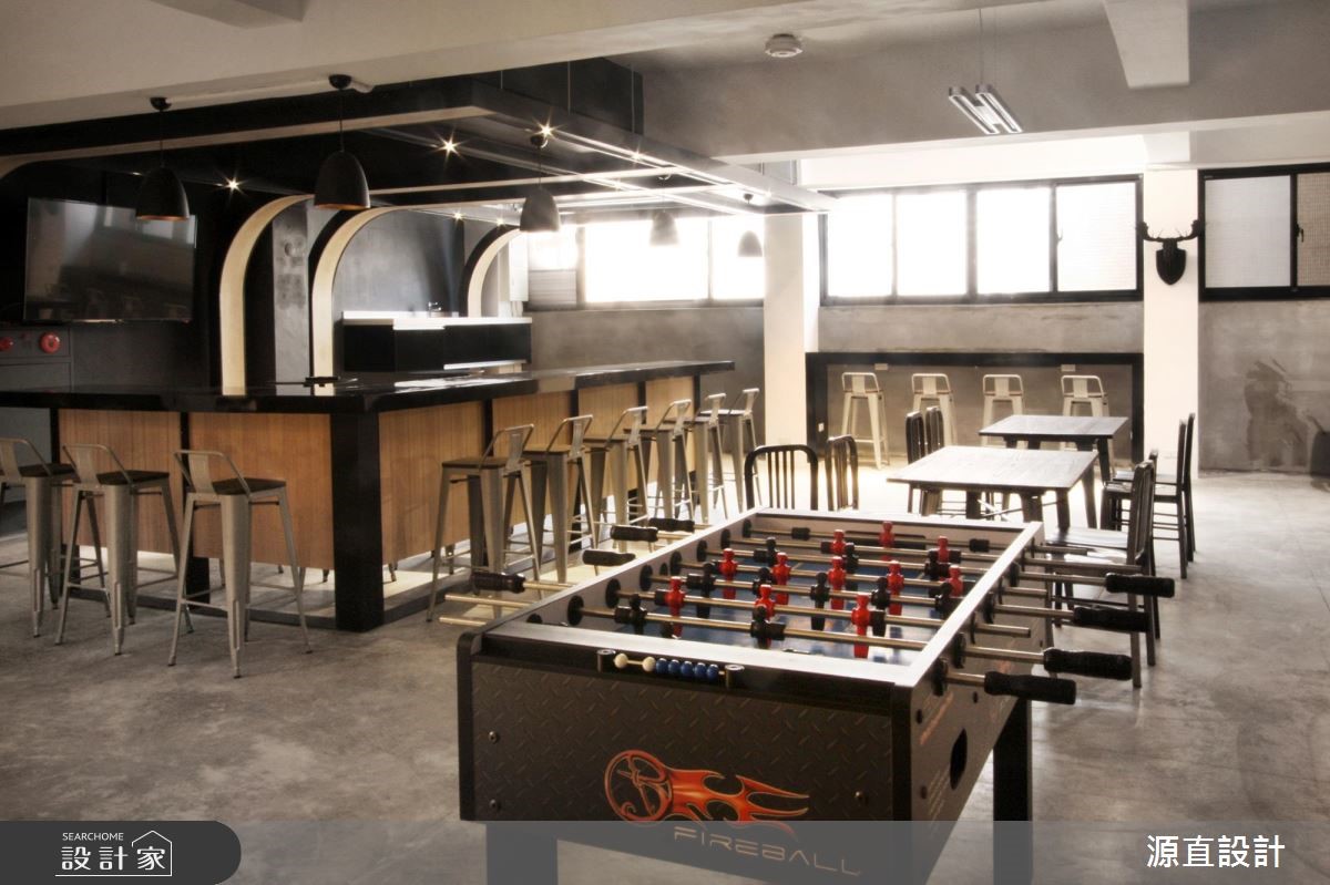 原是歷經多年的老建築，面臨老舊屋況、採光不佳以及通