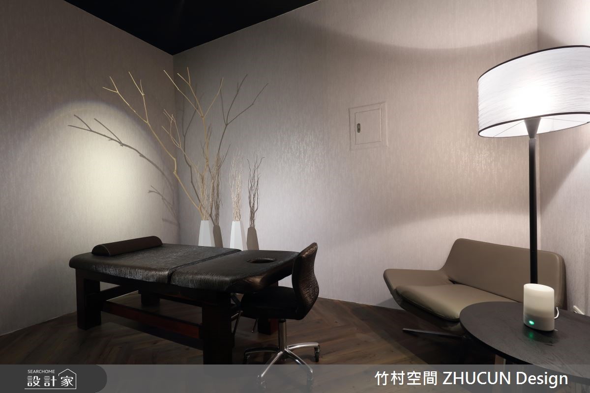 一整棟的複合式 SPA 會館，結合美髮、美甲美睫、瑜珈