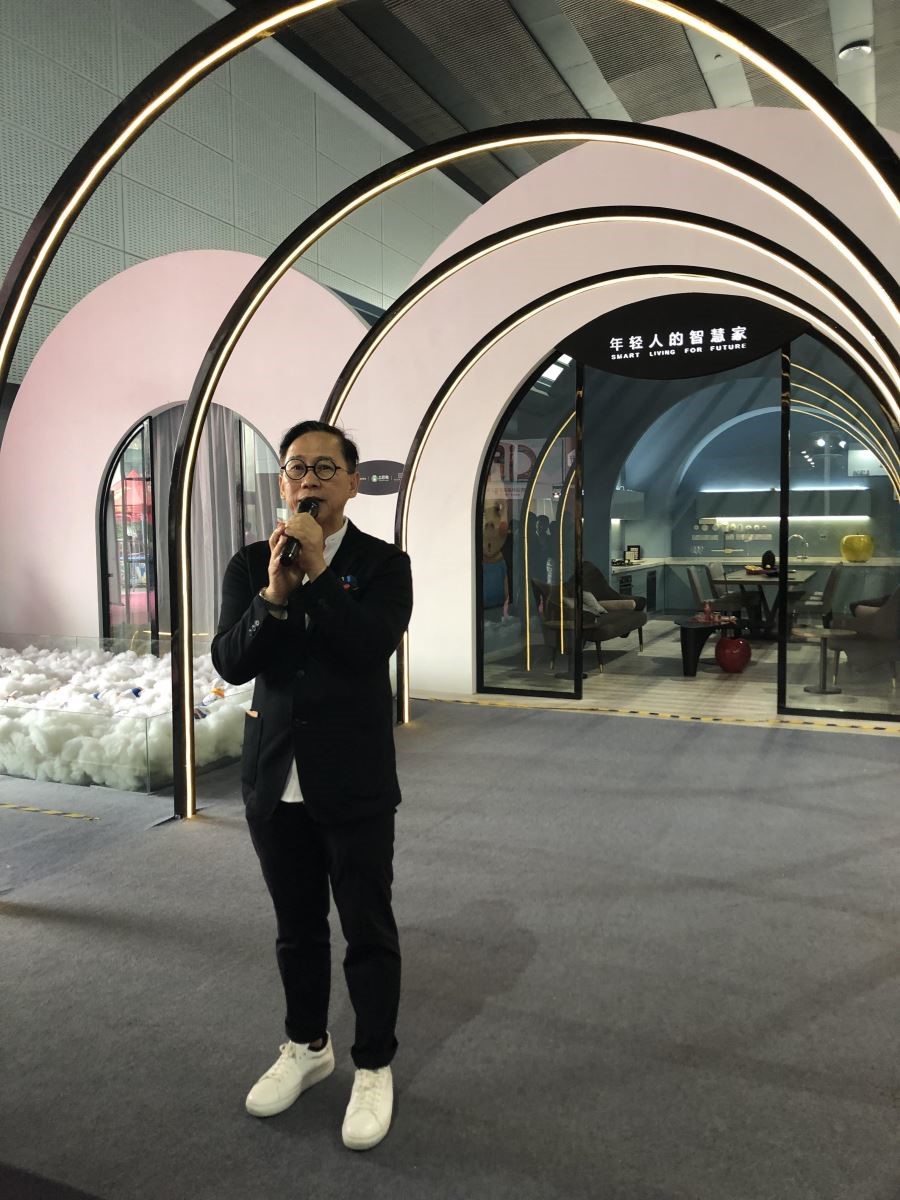 香港設計大師梁景華。