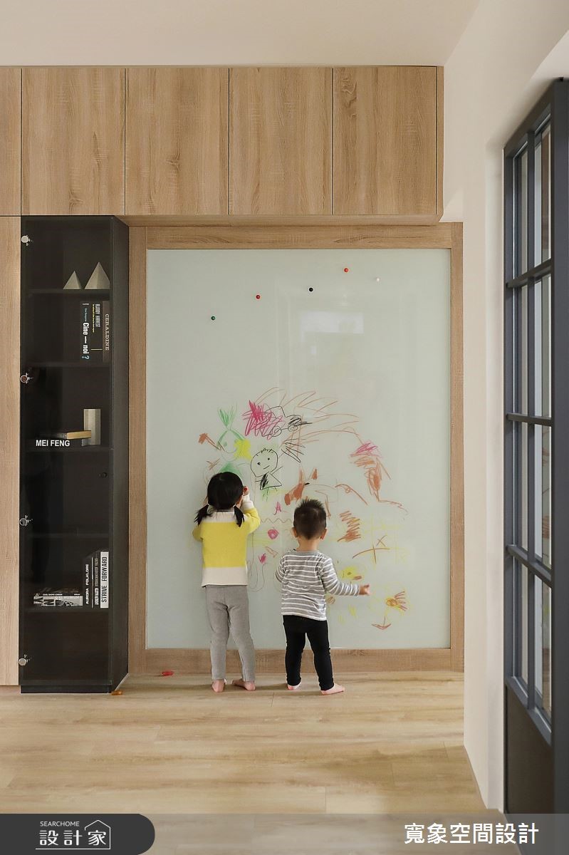 26 坪簡約風老屋，原格局動線浪費，設計師重新審思動