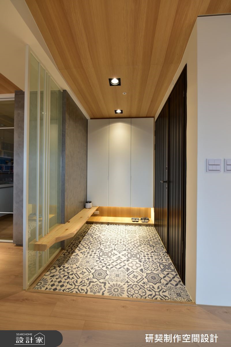 富有生活品味、美學涵養的屋主夫婦，喜愛明亮、自然的