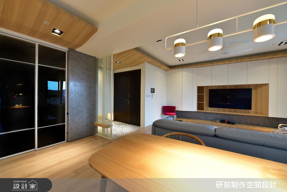 富有生活品味、美學涵養的屋主夫婦，喜愛明亮、自然的