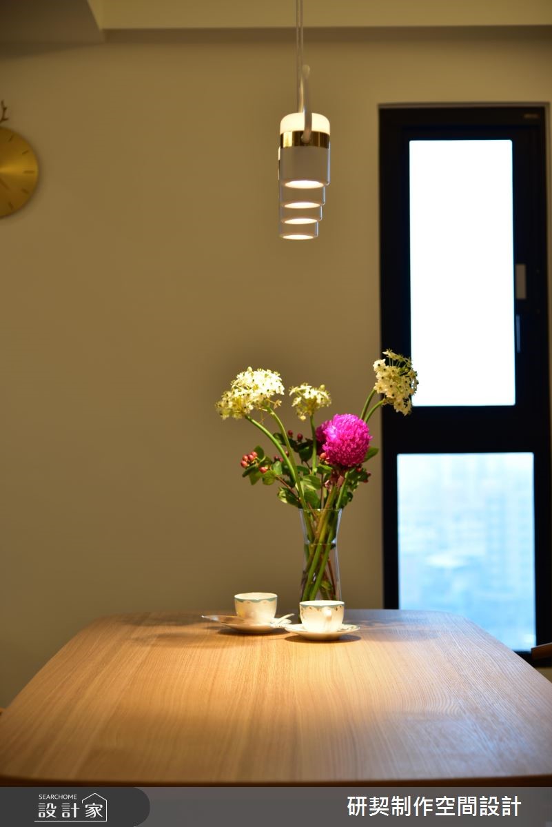 富有生活品味、美學涵養的屋主夫婦，喜愛明亮、自然的