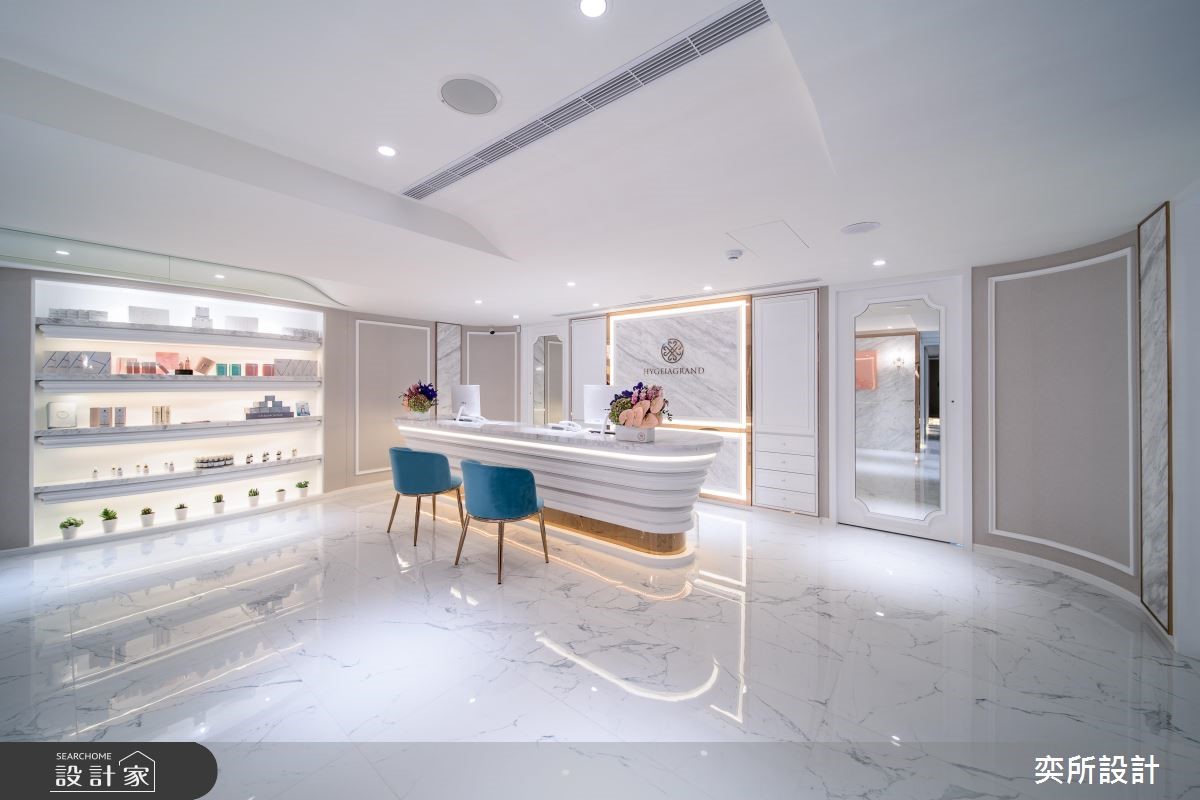 57 坪老屋改建為健康管理中心，為化解樓高過低的限制