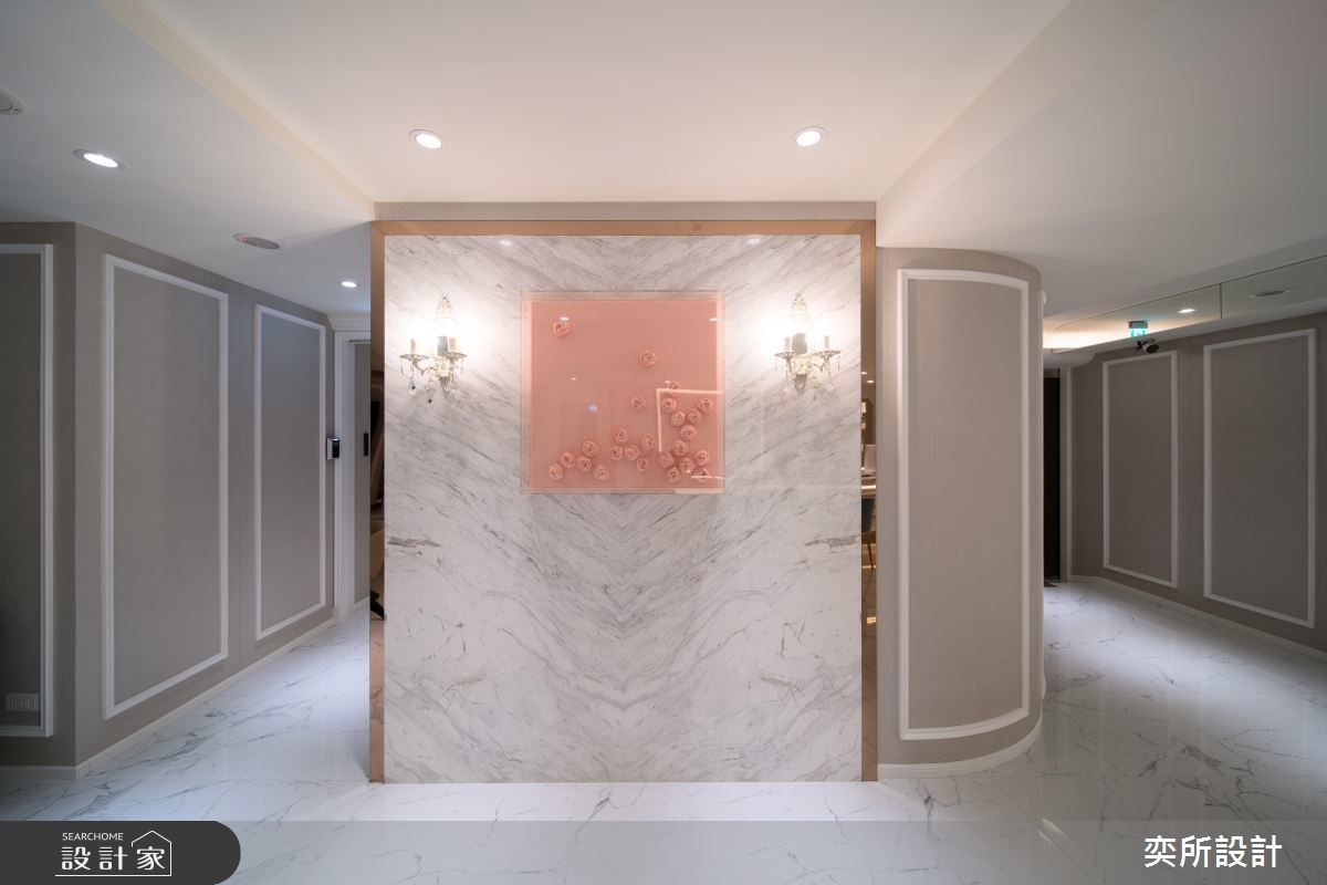 57 坪老屋改建為健康管理中心，為化解樓高過低的限制