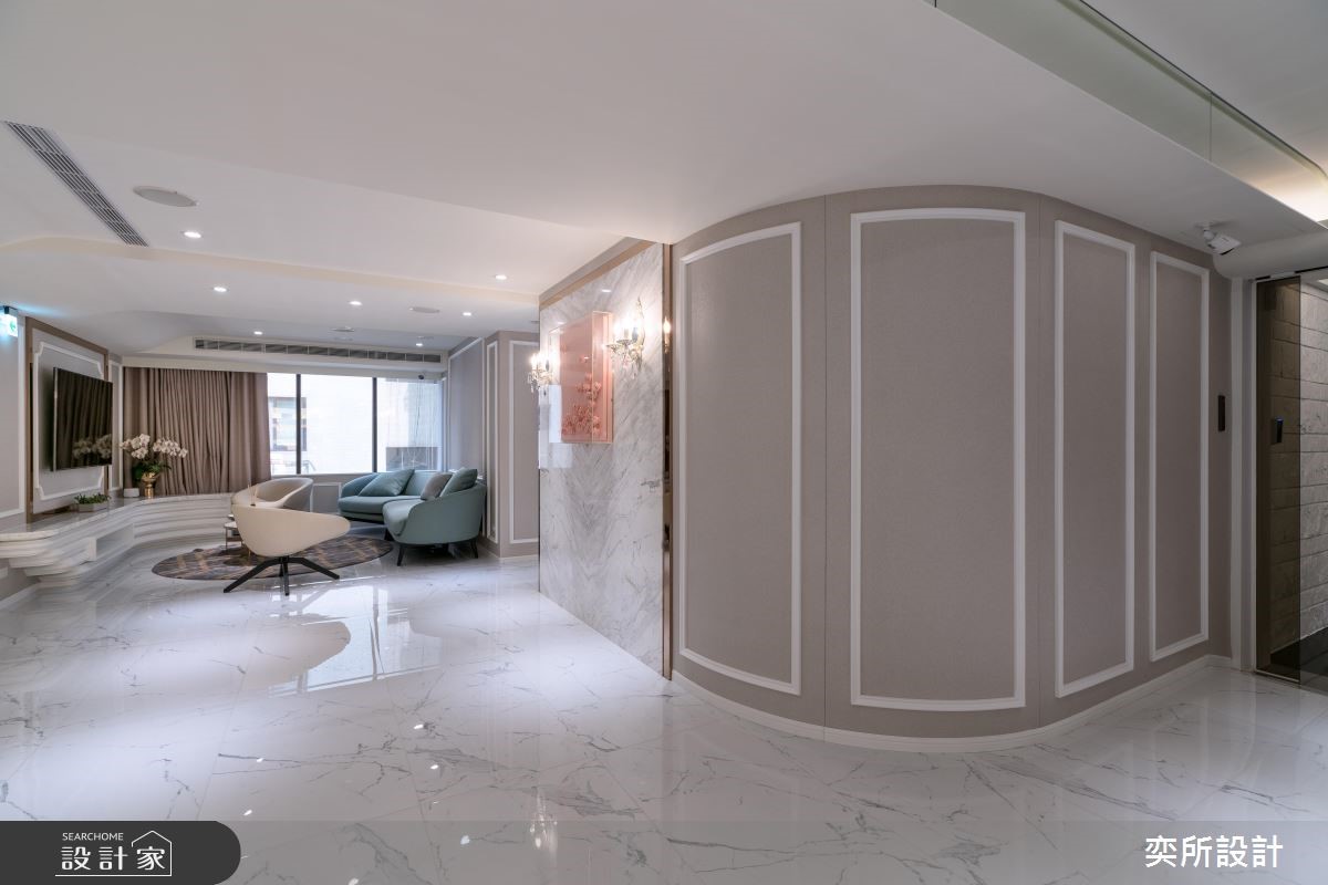 57 坪老屋改建為健康管理中心，為化解樓高過低的限制