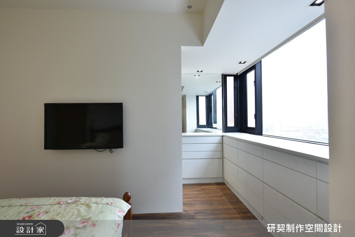 28 坪現代風居家，設計師強調視覺與動線的流暢，利用