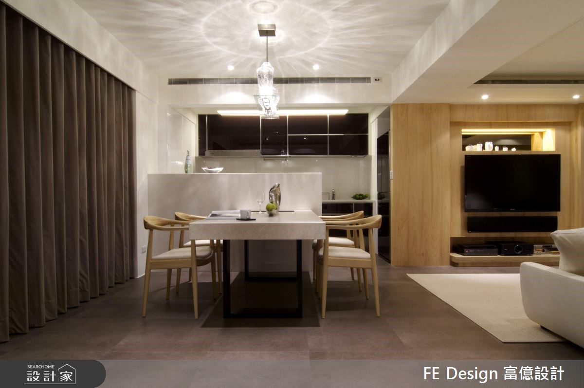 34坪老屋空間，設計師透過格局重整，將陽台內推、讓陽