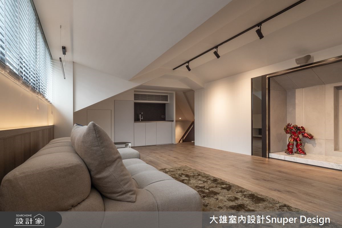 屋主對美學有獨特的思維，加上鍾情於超跑的藝術之作，