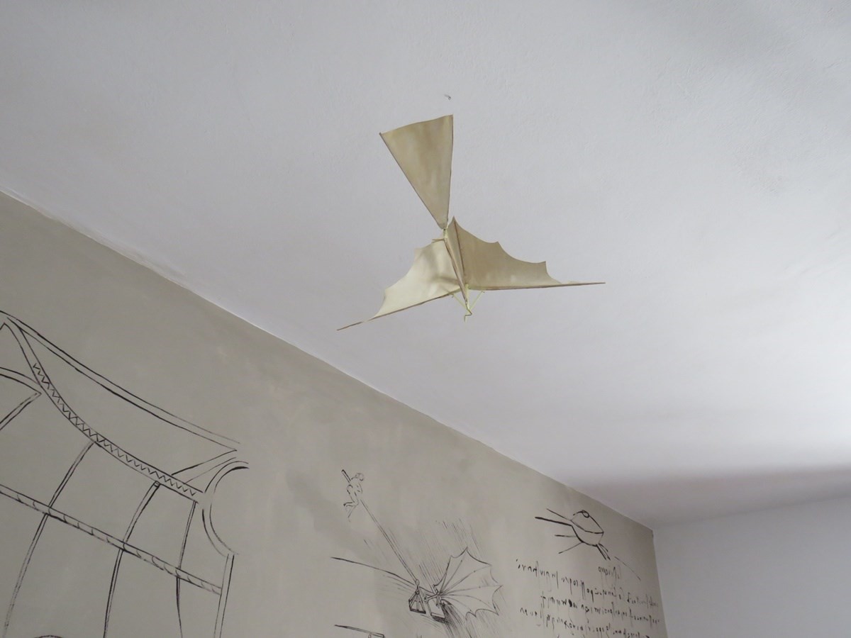 用宣紙改造的飛行器。
