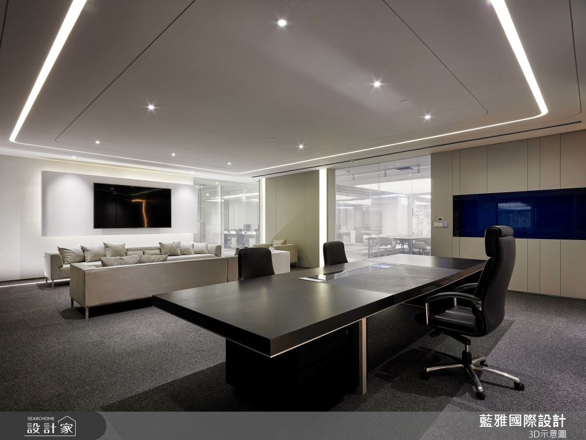 董事長辦公室延續整體白色調,並搭配金屬線條、光帶分割,體現空間精緻工藝。