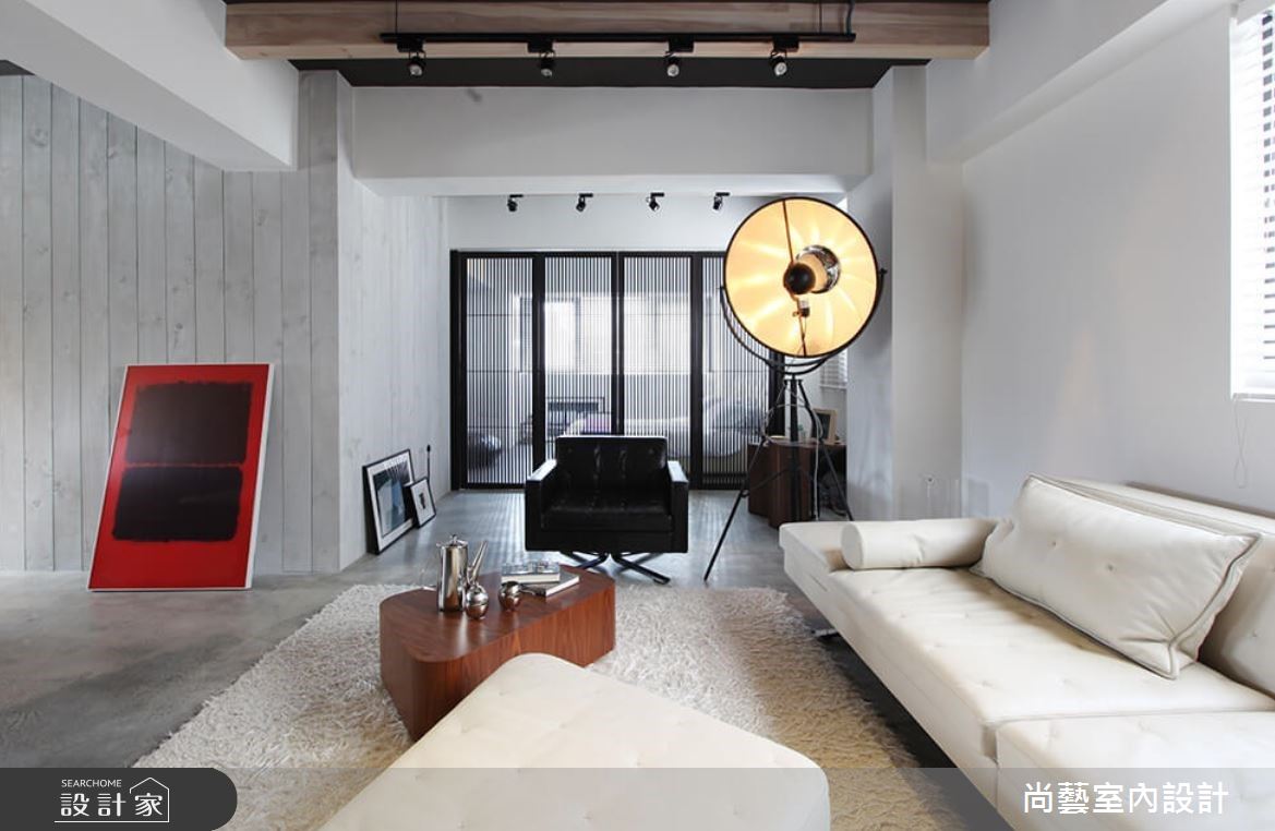 30 坪老房屋主為知名旅遊節目主持人Janet的家，奔波於