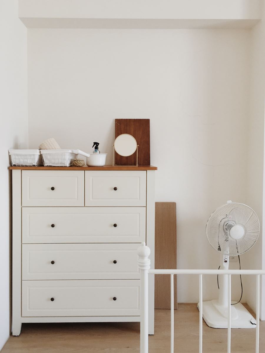 放在角落的電扇經由重新粉刷後，質感大大提升。