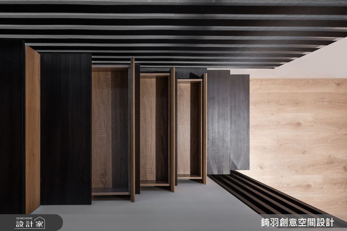 僅有14坪的小坪數住宅,有著空間狹小、樓高低矮等窘境