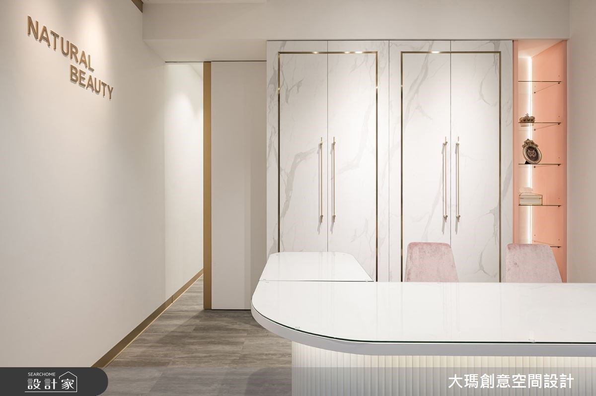 在這個45坪Spa美容中心裡，為了讓每個女性能夠展現高