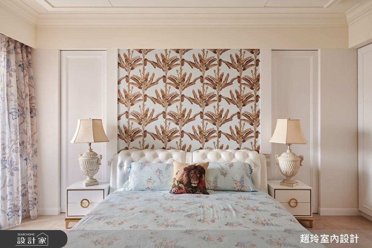 臥室保留採光面積,床頭藉由拉門增加使用彈性。 臥室保留採光面積,床頭藉由拉門增加使用彈性。