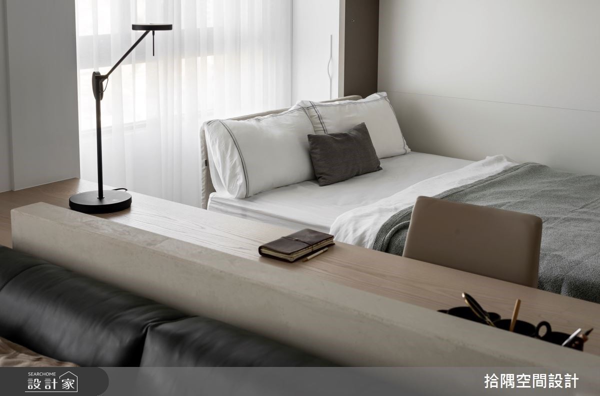 書房增設掀床機能，是屋主體貼的待客心意。