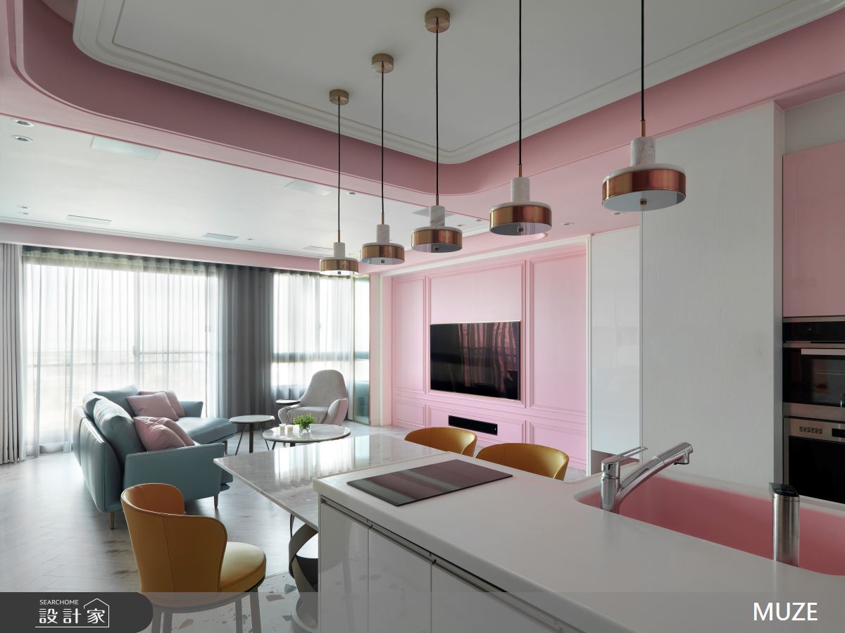 走入45坪北歐宅,偌大的公共區域以輕淺白與粉色相互鋪